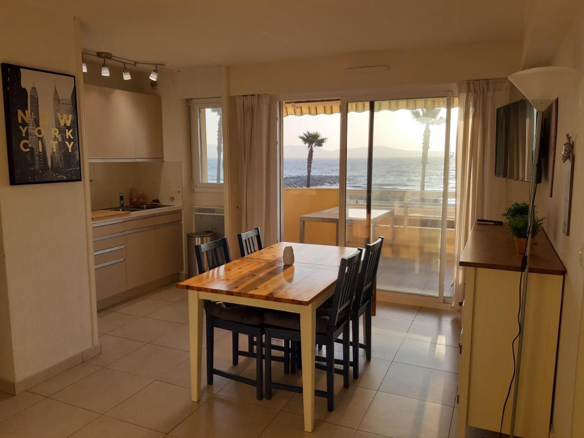 Appartement Cavalaire Face A La Mer Luaran gambar